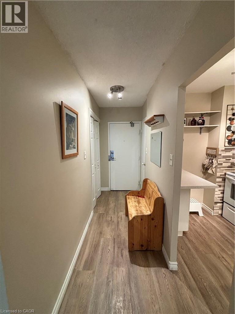 975 Warwick Court Unit# 205, Burlington, Ontario  L7T 3Z7 - Photo 3 - 40859173