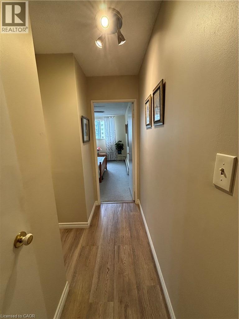 975 Warwick Court Unit# 205, Burlington, Ontario  L7T 3Z7 - Photo 6 - 40859173
