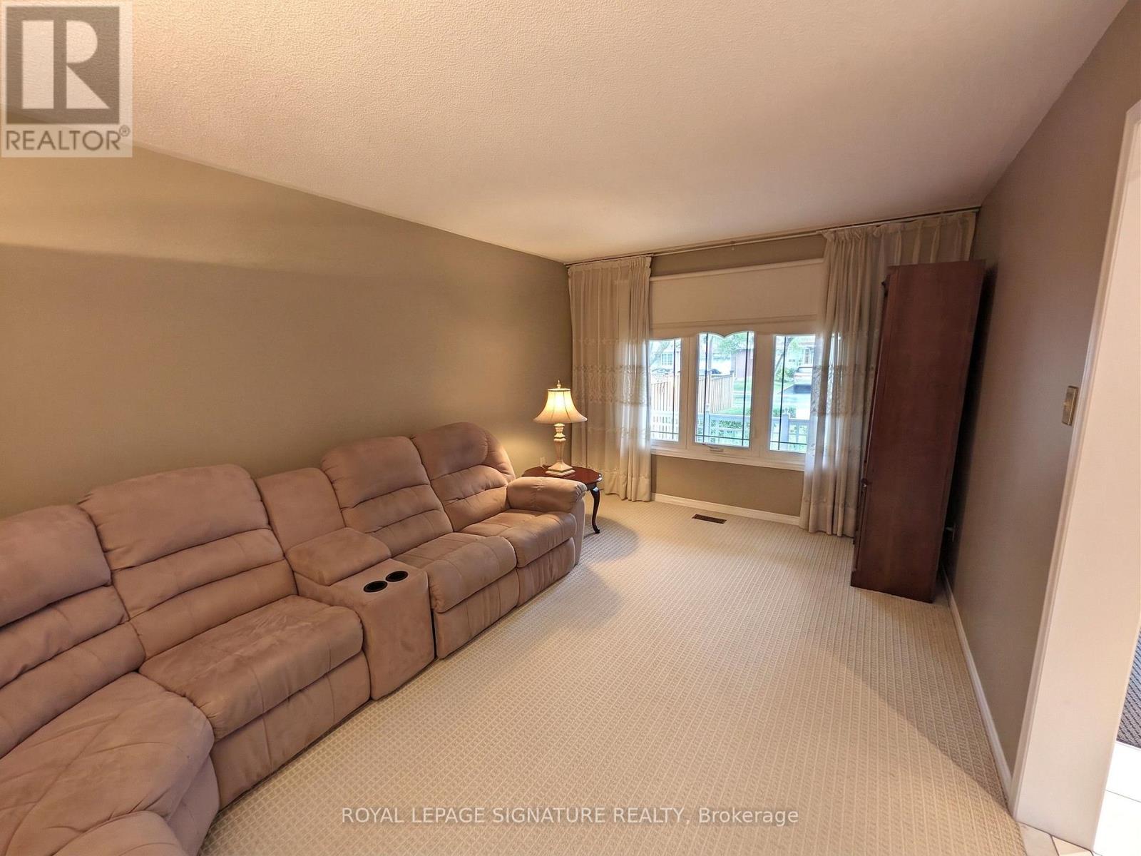 44 Bankview Circle, Toronto, Ontario  M9W 6S5 - Photo 2 - W13724672