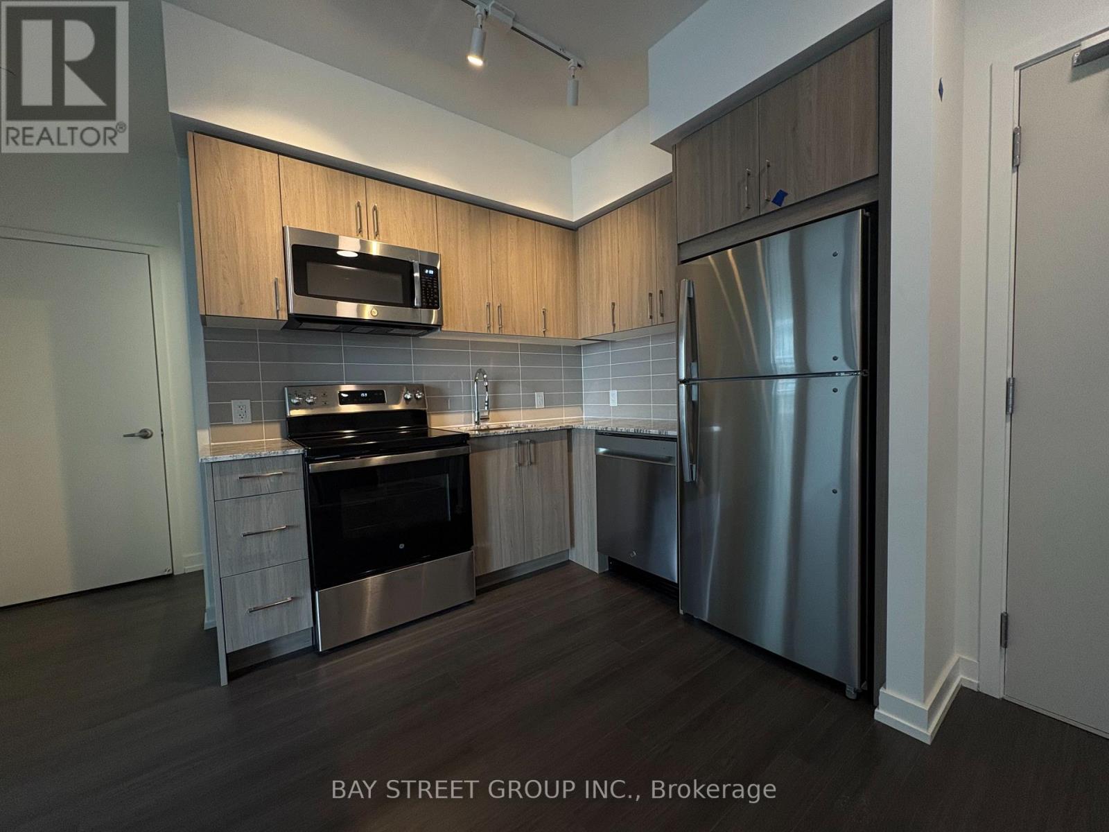 1822 - 4010 Eglinton Avenue W, Toronto, Ontario  M9A 0G5 - Photo 5 - W13724680