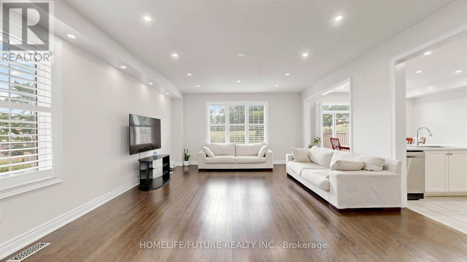 Main & 2nd - 52 Mac Frost Way, Toronto, Ontario M1X 0C5 - Photo 6 - E13710564