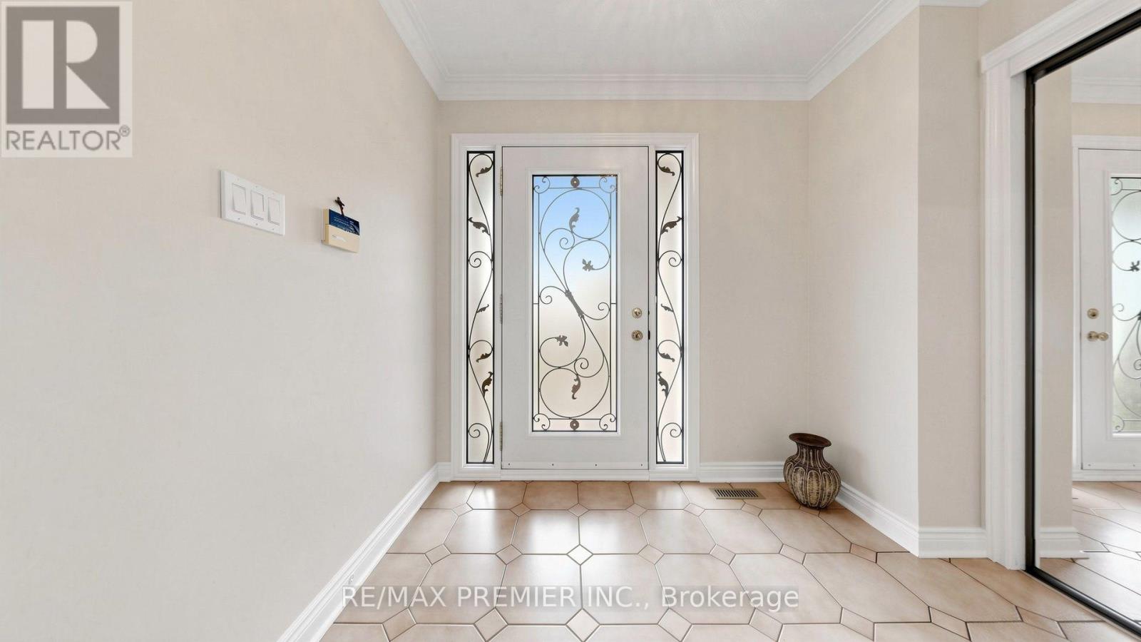 261 Morning Star Drive, Vaughan, Ontario  L4L 6H4 - Photo 8 - N13686284