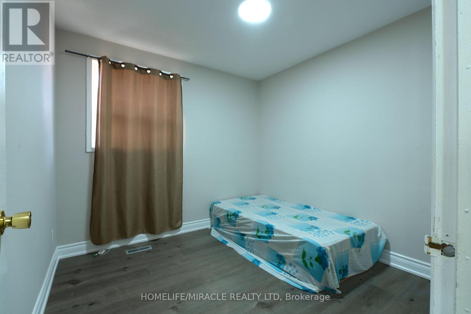 2931 Islington Avenue, Toronto, Ontario  M9L 2K3 - Photo 11 - W13658252