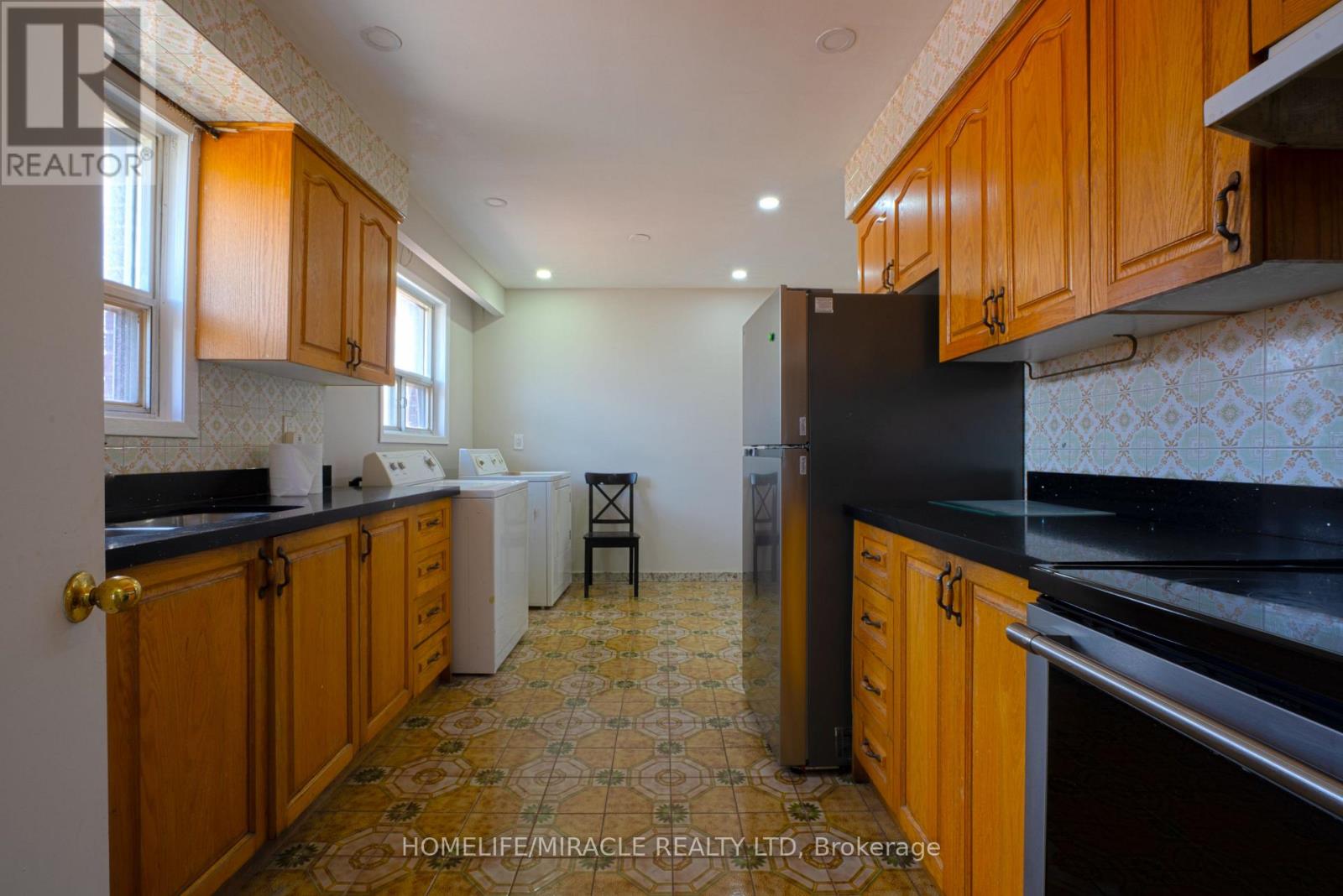 2931 Islington Avenue, Toronto, Ontario  M9L 2K3 - Photo 2 - W13658252