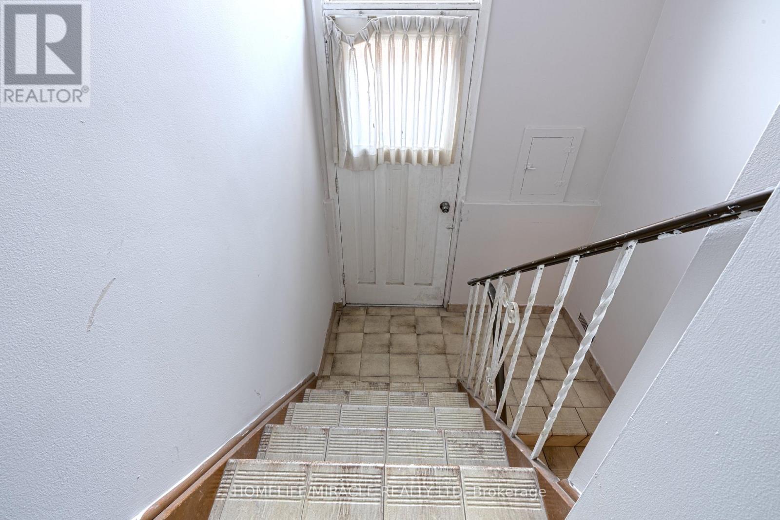 2931 Islington Avenue, Toronto, Ontario  M9L 2K3 - Photo 23 - W13658252