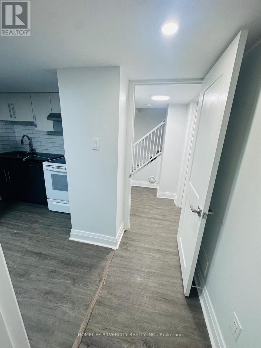 221 Emerson Avenue S, London South, Ontario  N5V 3L5 - Photo 35 - X13707684