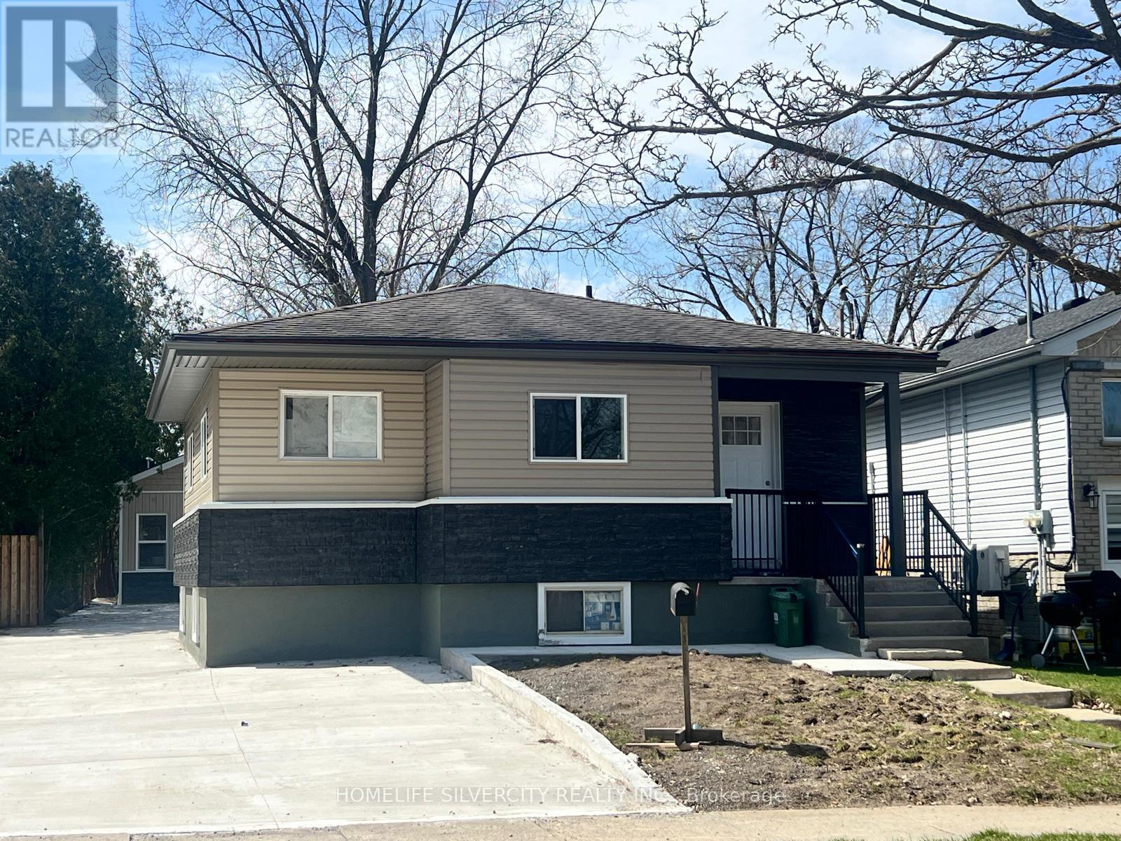 221 Emerson Avenue S, London South, Ontario  N5V 3L5 - Photo 2 - X13707684