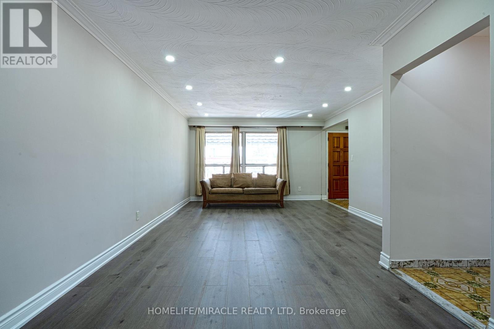 2931 Islington Avenue, Toronto, Ontario  M9L 2K3 - Photo 7 - W13658252