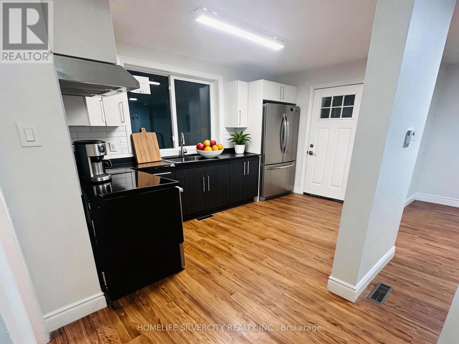 221 Emerson Avenue S, London South, Ontario  N5V 3L5 - Photo 7 - X13707684