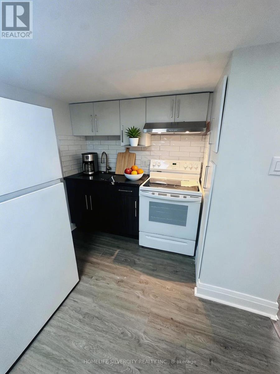 221 Emerson Avenue S, London South, Ontario  N5V 3L5 - Photo 39 - X13707684