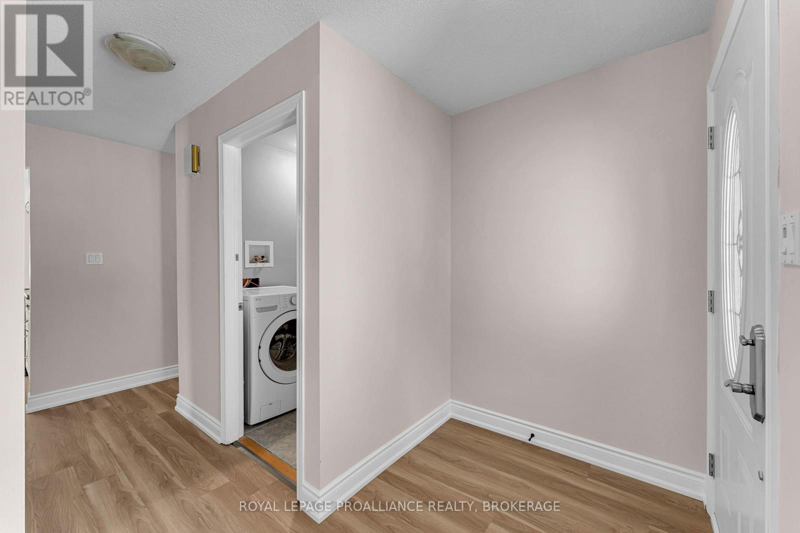 542 Davis Drive, Kingston, Ontario  K7M 8J6 - Photo 4 - X13719696