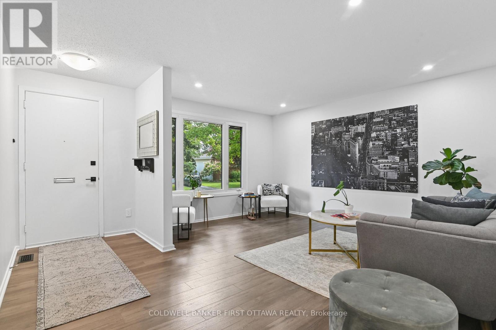1401 Metz Crescent, Ottawa, Ontario  K1K 3Z7 - Photo 4 - X13724428
