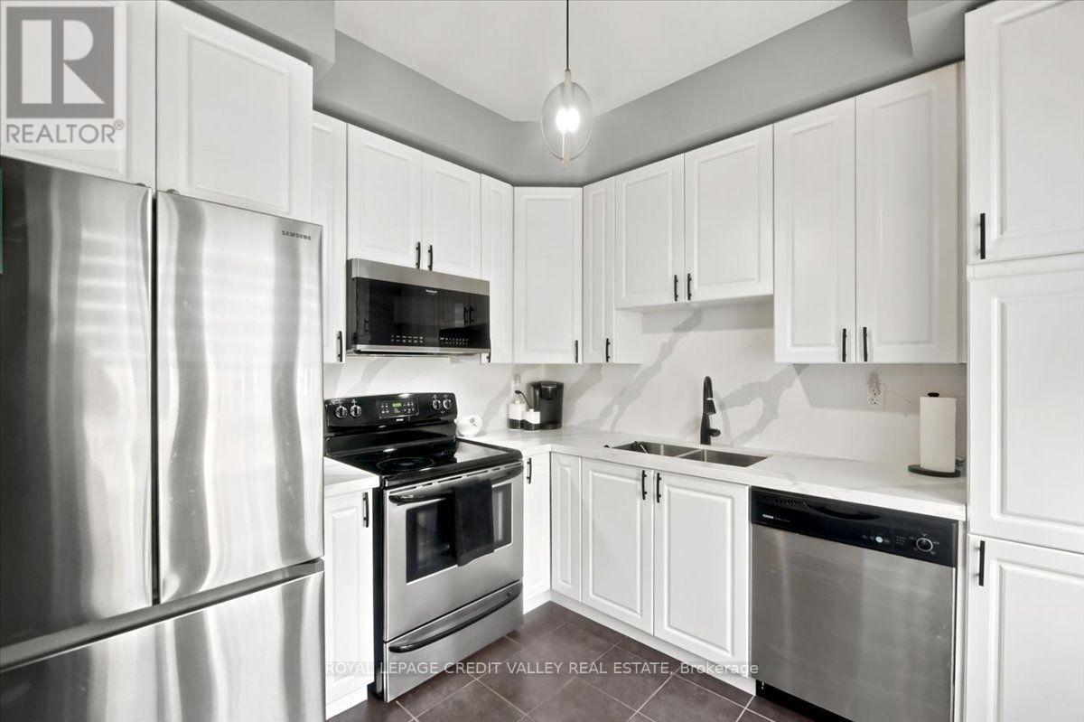55 - 1250 St. Martins Drive, Pickering, Ontario  L1W 1J3 - Photo 6 - E13719544