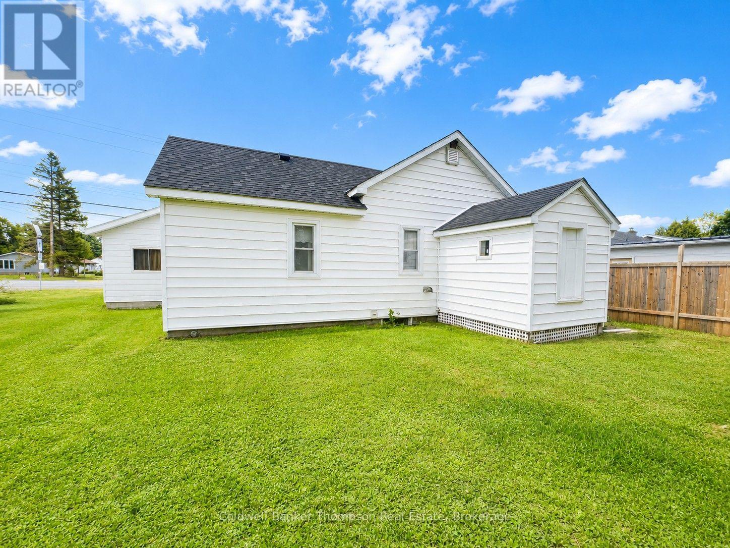 18 Eagle Lake Road, South River, Ontario  P0A 1X0 - Photo 3 - X13724712