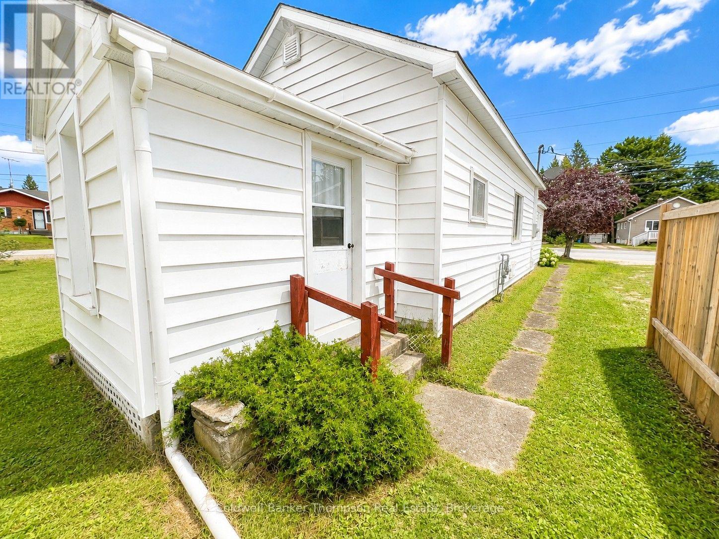 18 Eagle Lake Road, South River, Ontario  P0A 1X0 - Photo 4 - X13724712