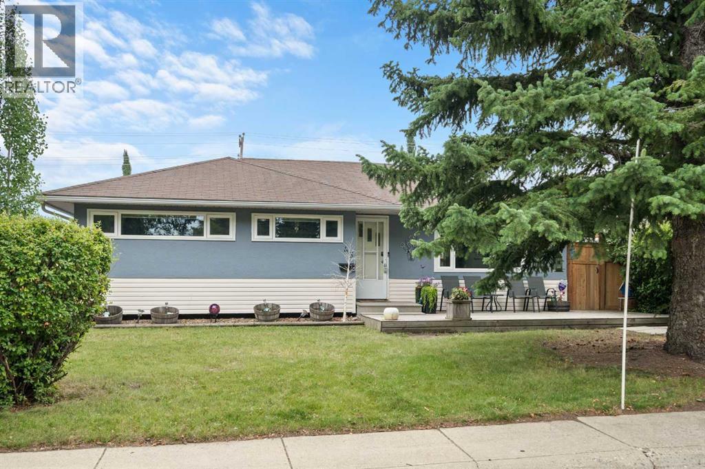 46 Westwood Drive SW, Calgary, Alberta