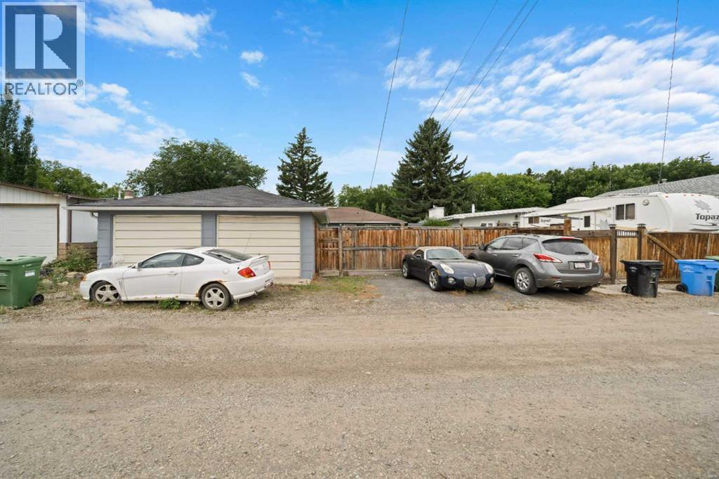 46 Westwood Drive SW, Calgary, Alberta  T3C 2V7 - Photo 34 - A2340895