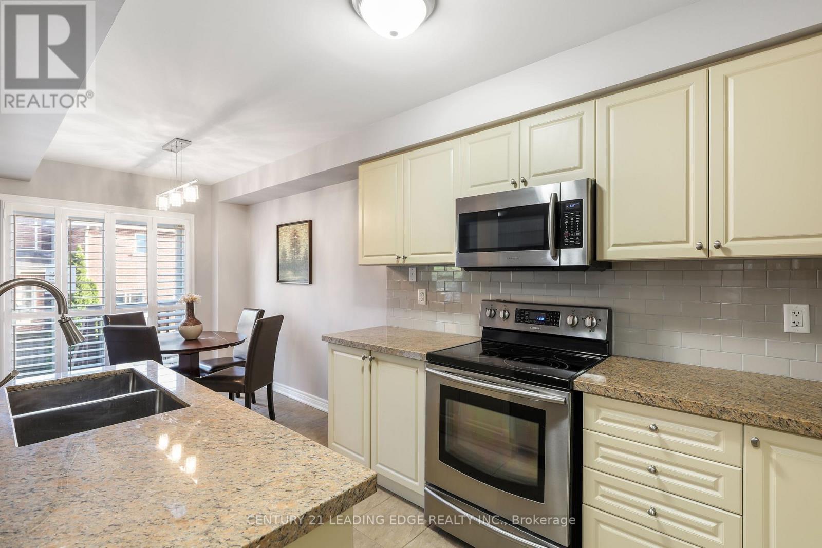 39 Stoyell Drive, Richmond Hill, Ontario  L4E 0M7 - Photo 4 - N13724682
