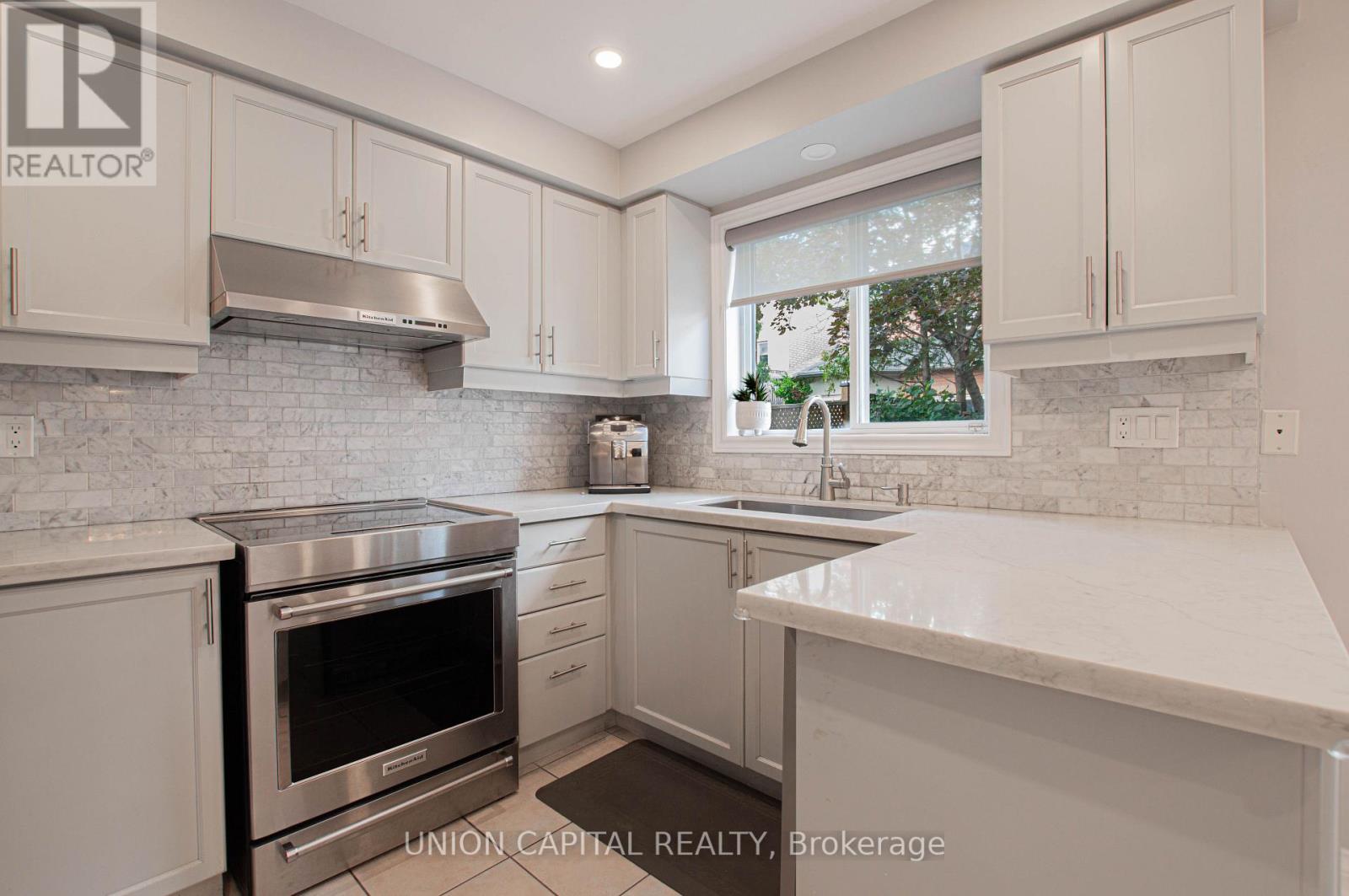 28 Sail Crescent, Vaughan, Ontario  L6A 2Z2 - Photo 15 - N13724710