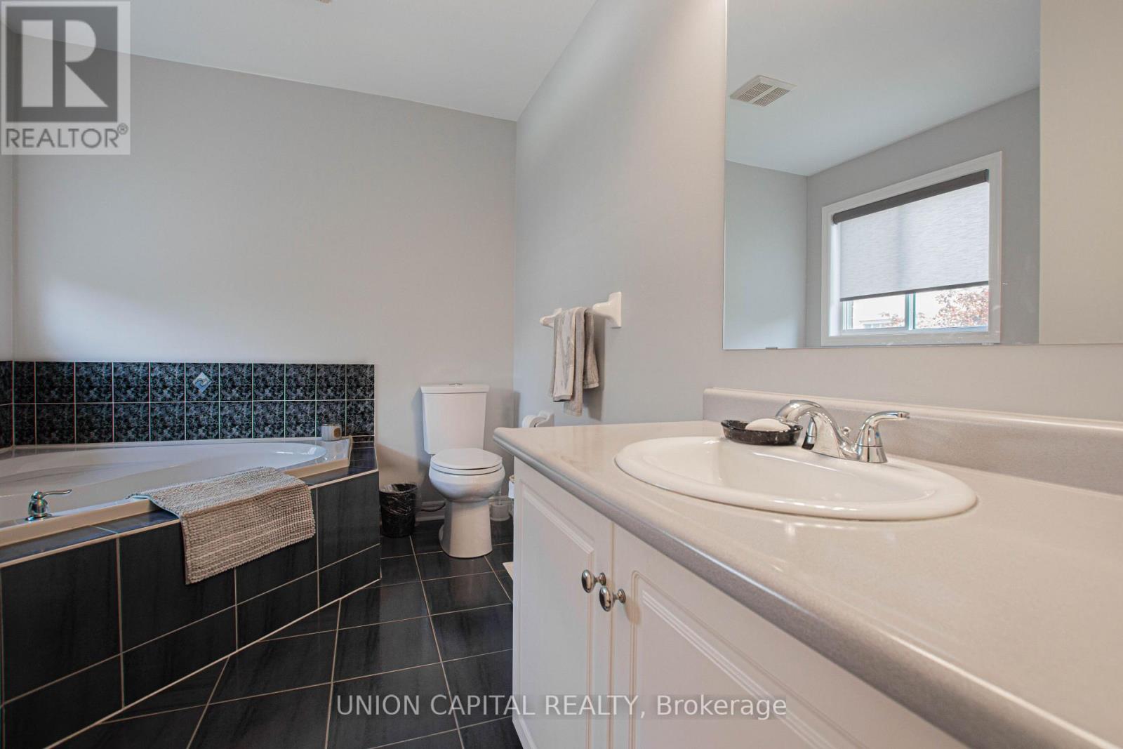 28 Sail Crescent, Vaughan, Ontario  L6A 2Z2 - Photo 34 - N13724710