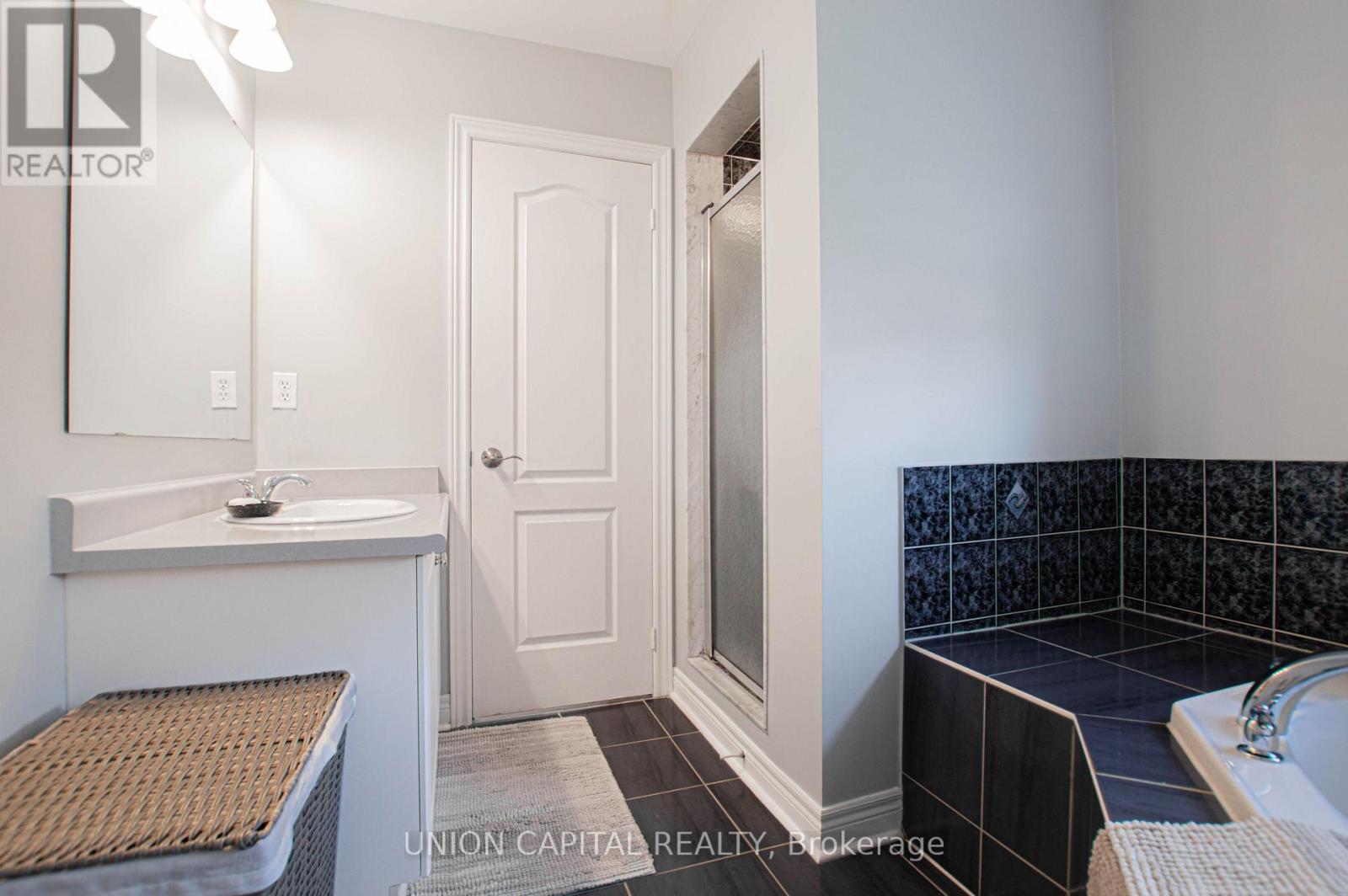 28 Sail Crescent, Vaughan, Ontario  L6A 2Z2 - Photo 35 - N13724710