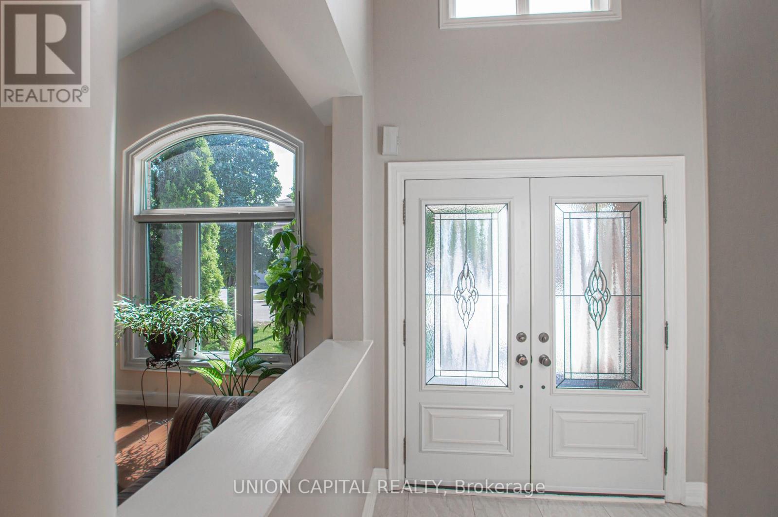 28 Sail Crescent, Vaughan, Ontario  L6A 2Z2 - Photo 5 - N13724710