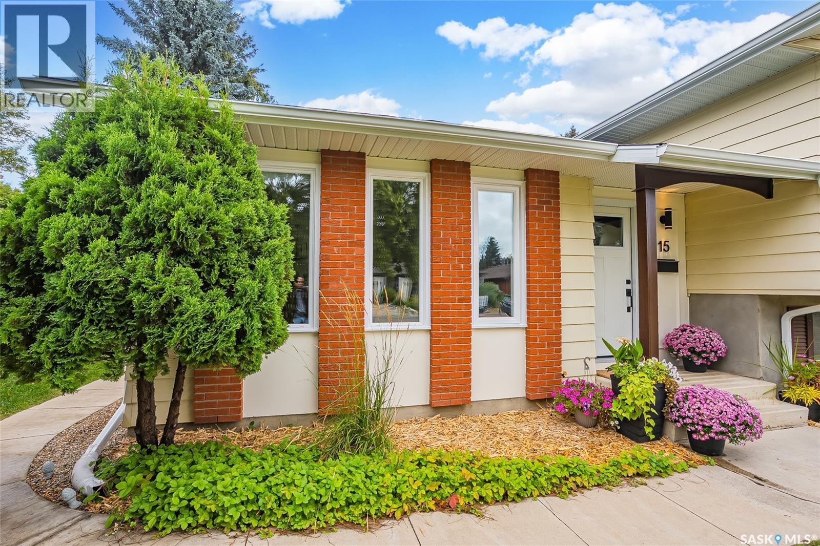 15 Dragan Crescent, Saskatoon, Saskatchewan  S7H 5C8 - Photo 4 - SK046987
