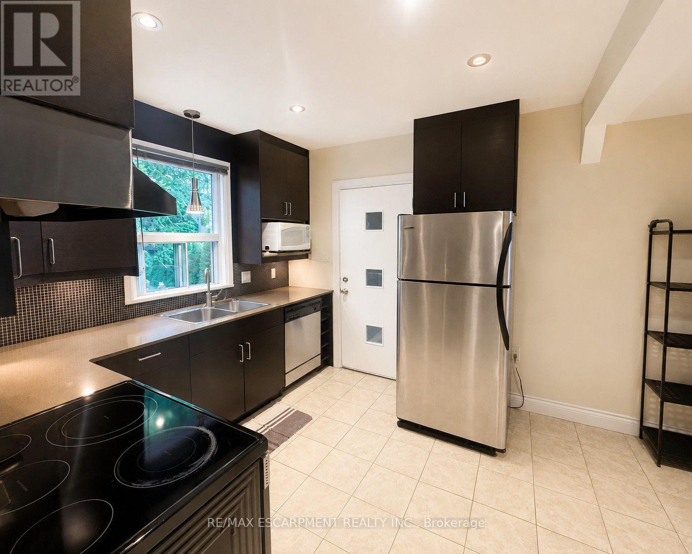 289 Sanatorium Road, Hamilton, Ontario L9C 1Z4 - Photo 3 - X13723660