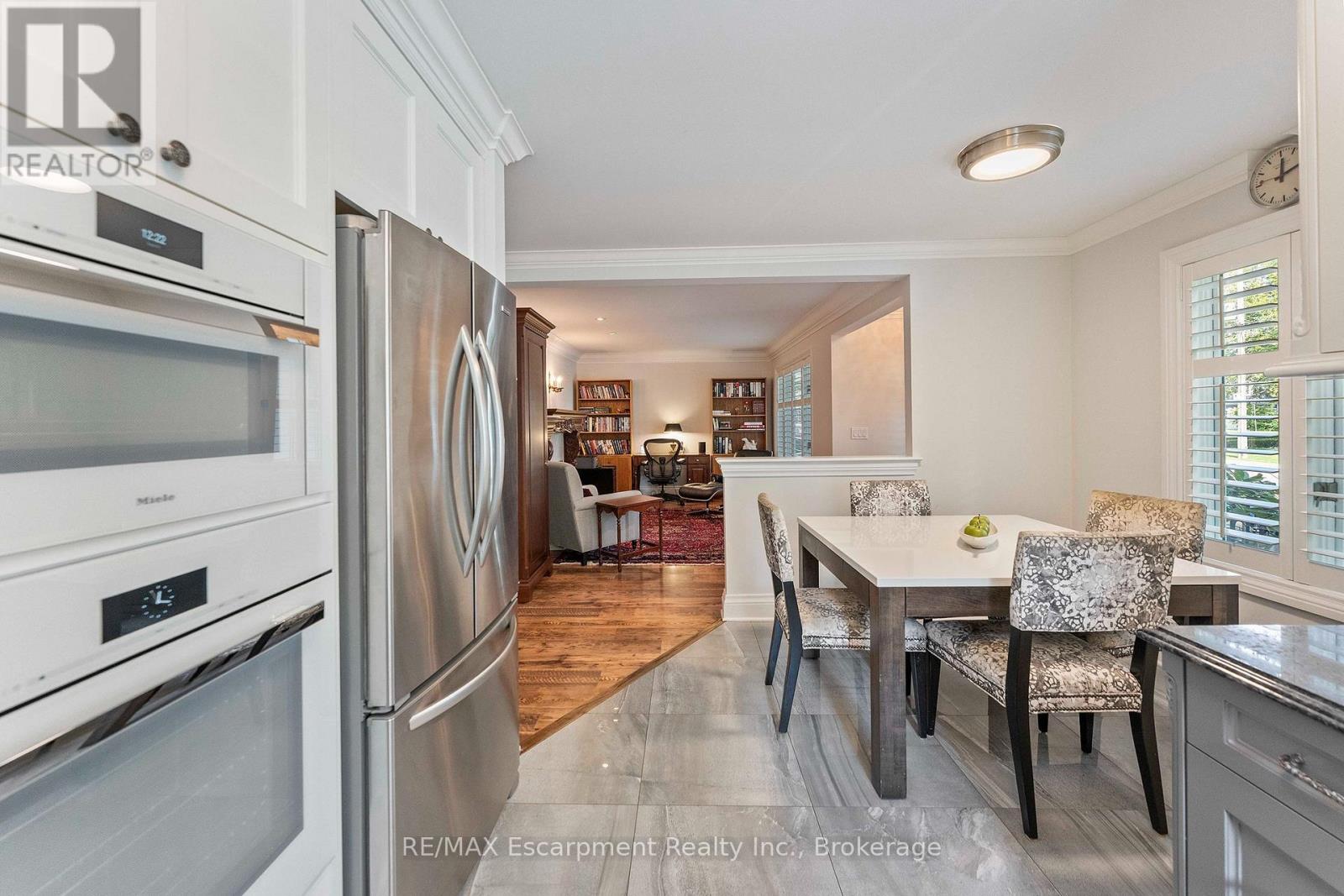 380 Watson Avenue, Oakville, Ontario  L6J 3V8 - Photo 12 - W13724754