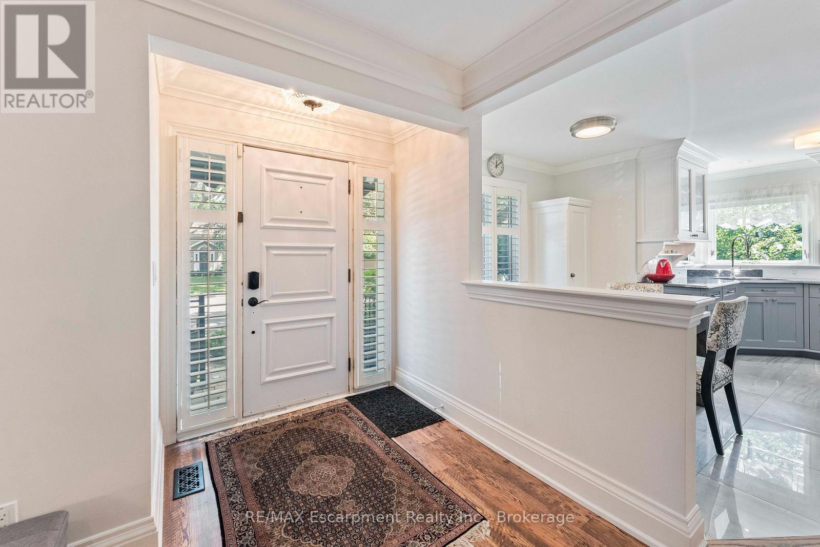 380 Watson Avenue, Oakville, Ontario  L6J 3V8 - Photo 3 - W13724754