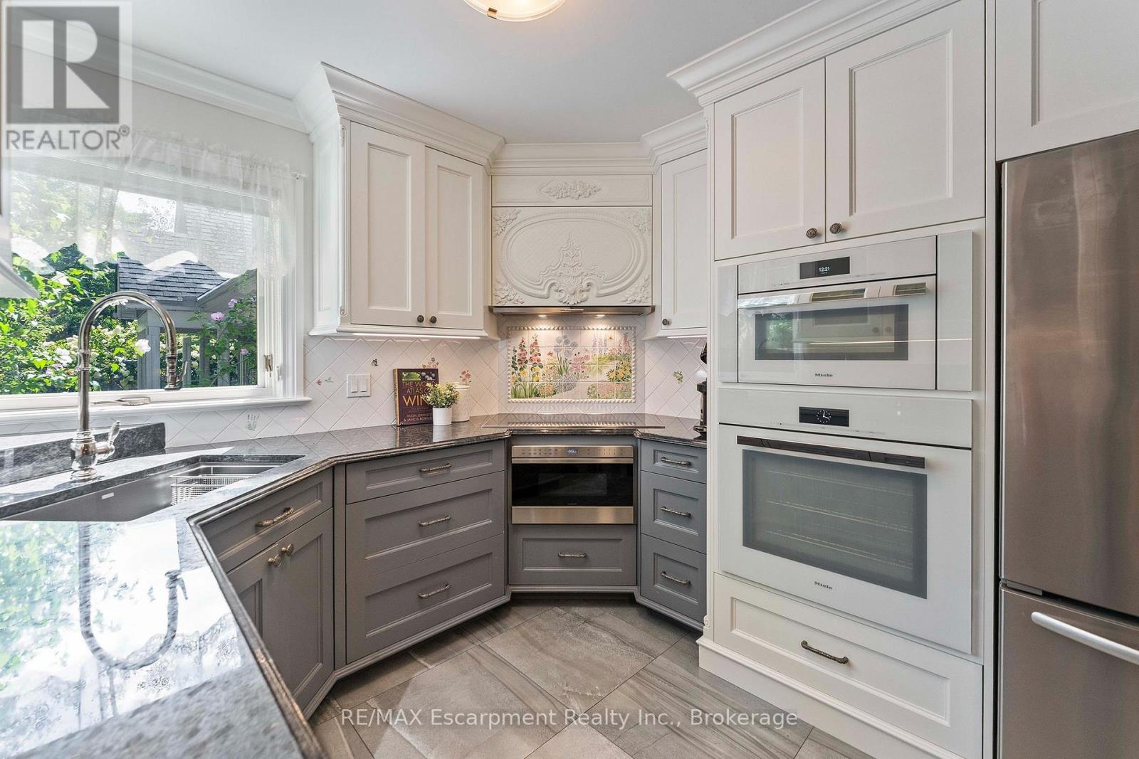 380 Watson Avenue, Oakville, Ontario  L6J 3V8 - Photo 9 - W13724754