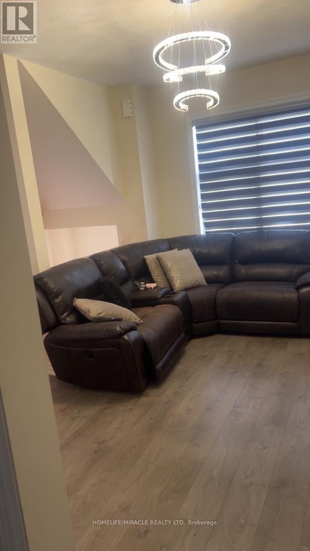 771 Chinook Path, Oshawa, Ontario  L1H 0A7 - Photo 9 - E13724726