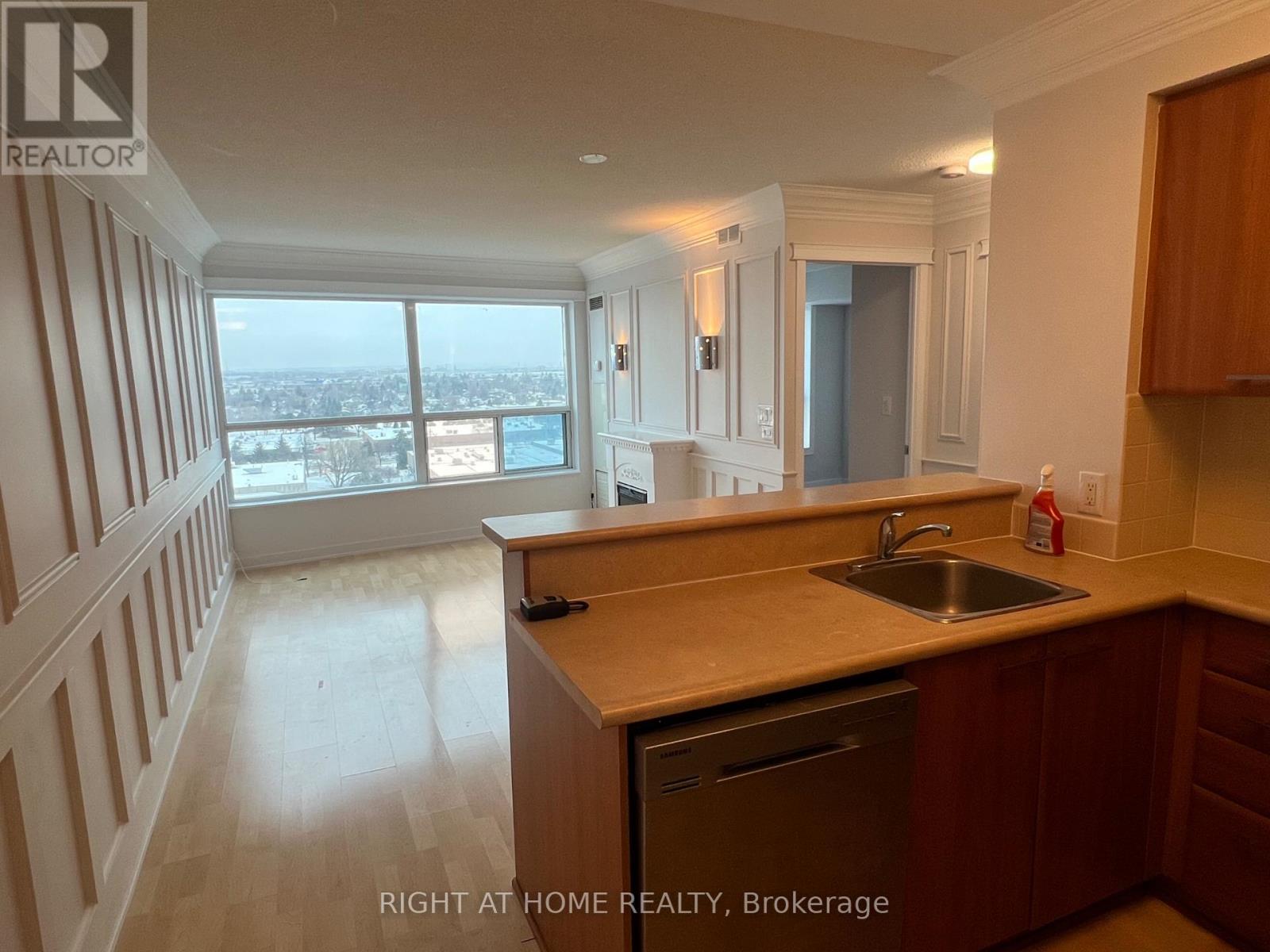 1615 - 36 Lee Centre Drive, Toronto, Ontario M1H 3K2 - Photo 6 - E13724728
