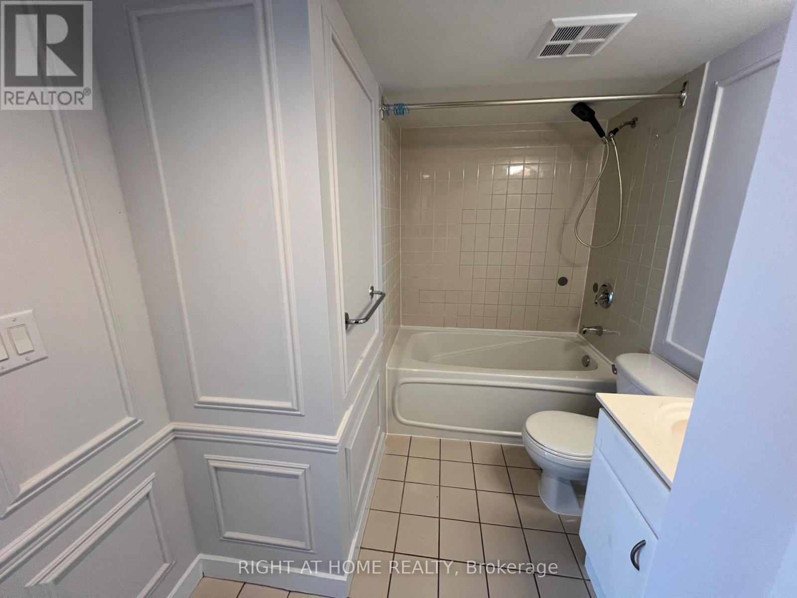 1615 - 36 Lee Centre Drive, Toronto, Ontario M1H 3K2 - Photo 8 - E13724728