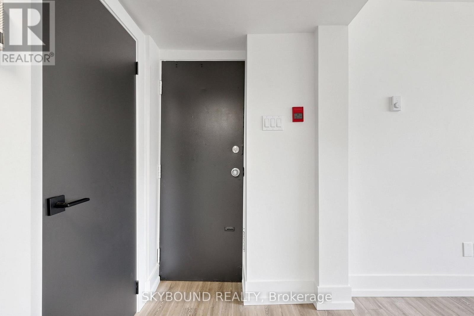 B - 139 Wineva Avenue, Toronto, Ontario M4E 2T3 - Photo 16 - E13724748