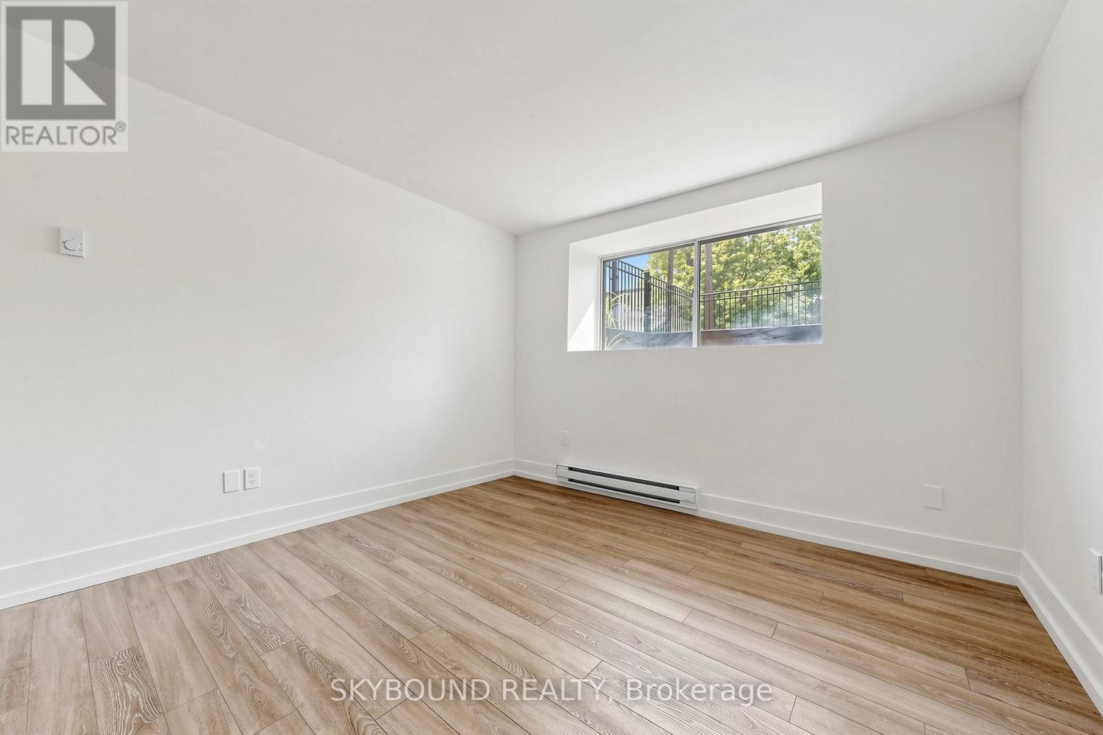 B - 139 Wineva Avenue, Toronto, Ontario M4E 2T3 - Photo 4 - E13724748