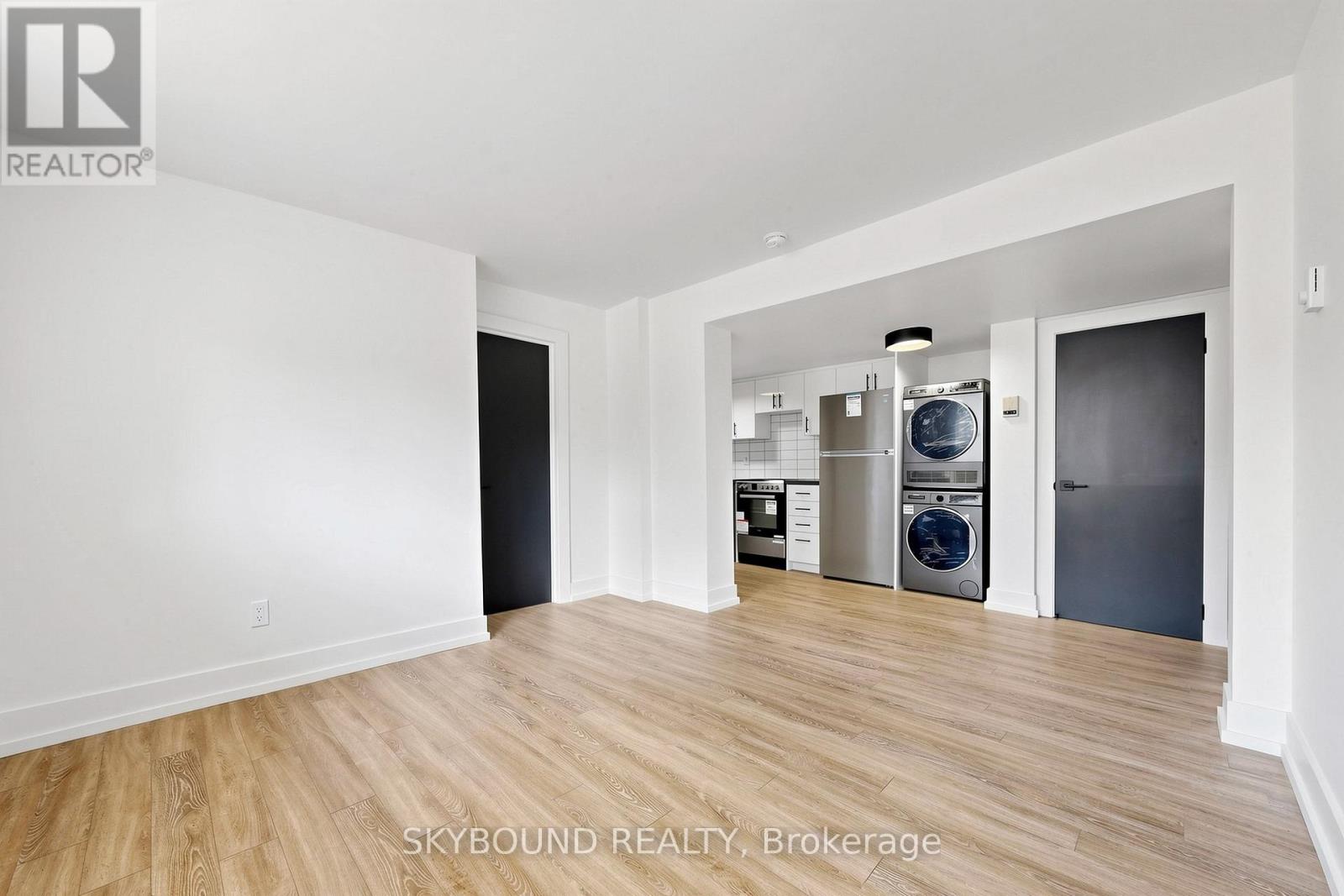 B - 139 Wineva Avenue, Toronto, Ontario M4E 2T3 - Photo 6 - E13724748