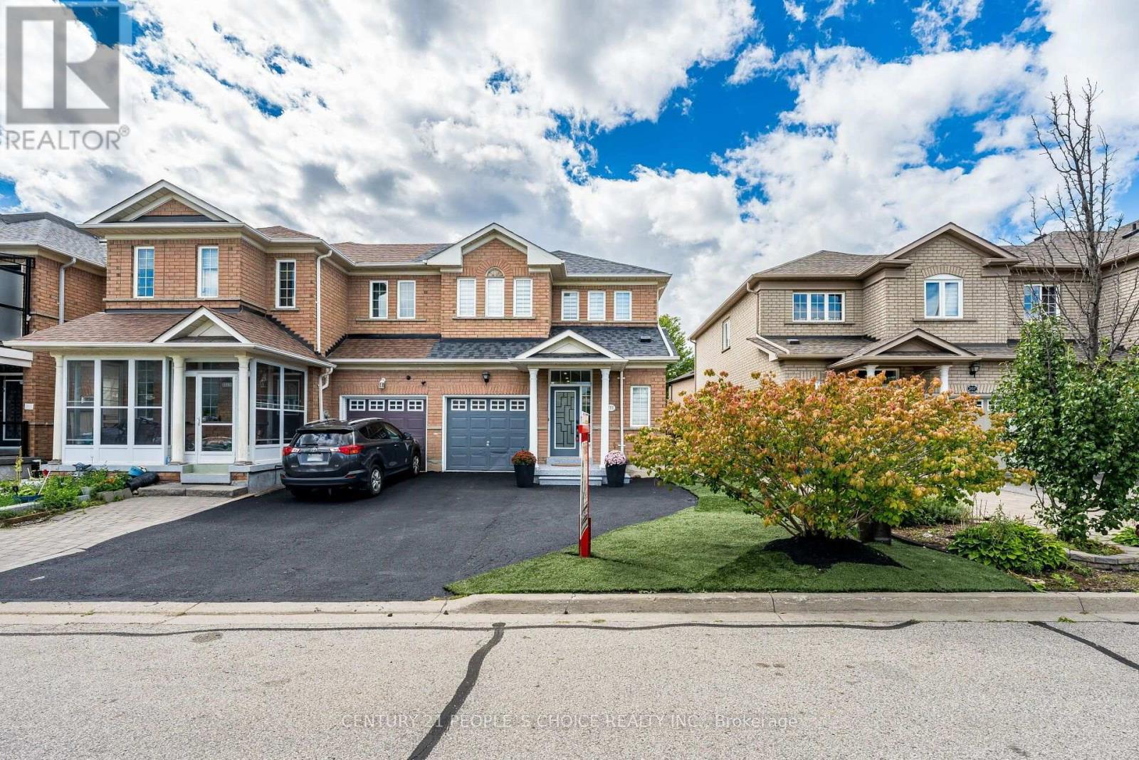 211 WILDBERRY CRESCENT, Vaughan, Ontario