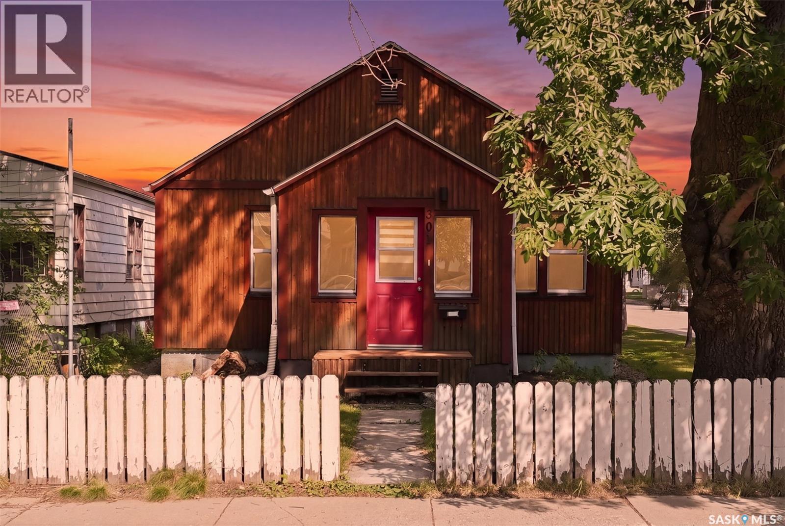 301 Taylor Street W, Saskatoon, Saskatchewan  S7M 0C6 - Photo 2 - SK046904