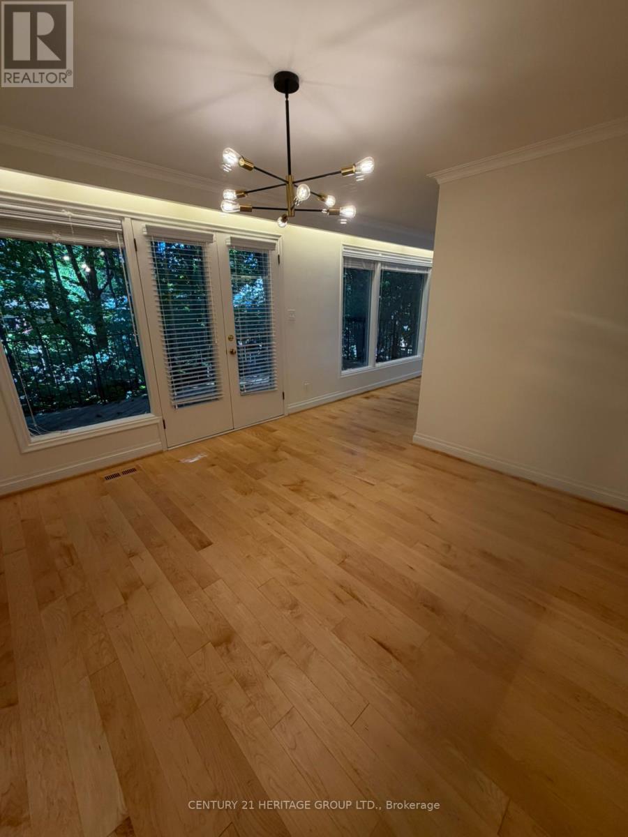 Main - 17 Hi Mount Drive, Toronto, Ontario  M2K 1X3 - Photo 13 - C13724392