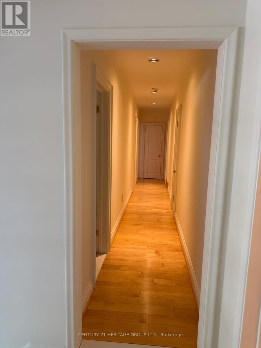 Main - 17 Hi Mount Drive, Toronto, Ontario  M2K 1X3 - Photo 15 - C13724392
