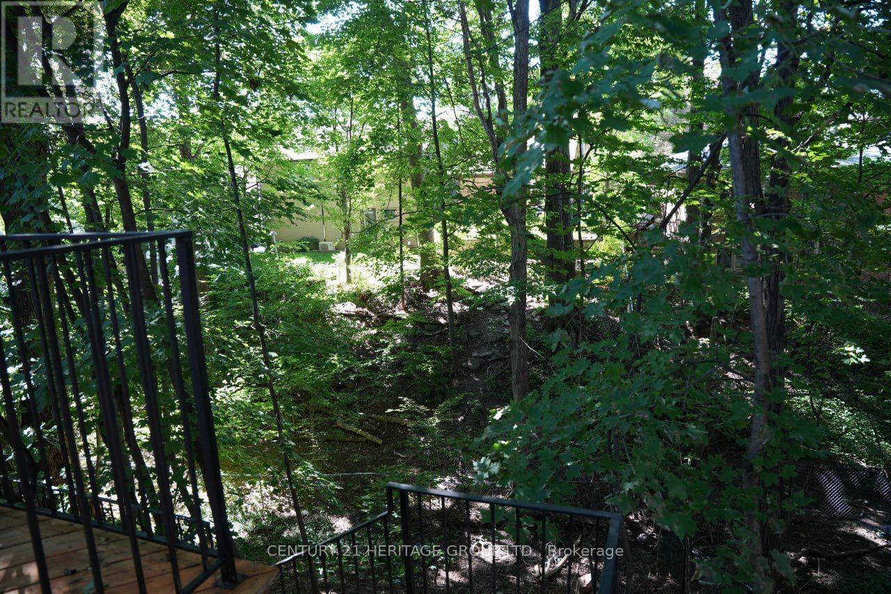 Main - 17 Hi Mount Drive, Toronto, Ontario  M2K 1X3 - Photo 24 - C13724392