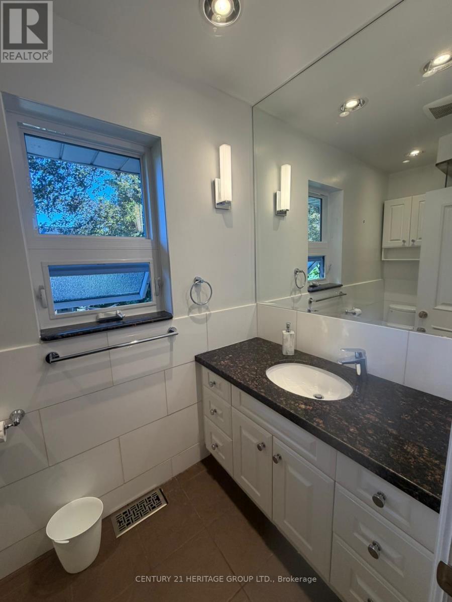 Main - 17 Hi Mount Drive, Toronto, Ontario  M2K 1X3 - Photo 20 - C13724392