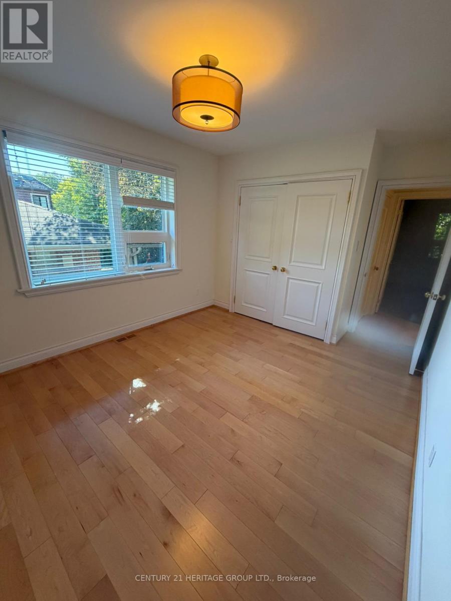 Main - 17 Hi Mount Drive, Toronto, Ontario  M2K 1X3 - Photo 7 - C13724392