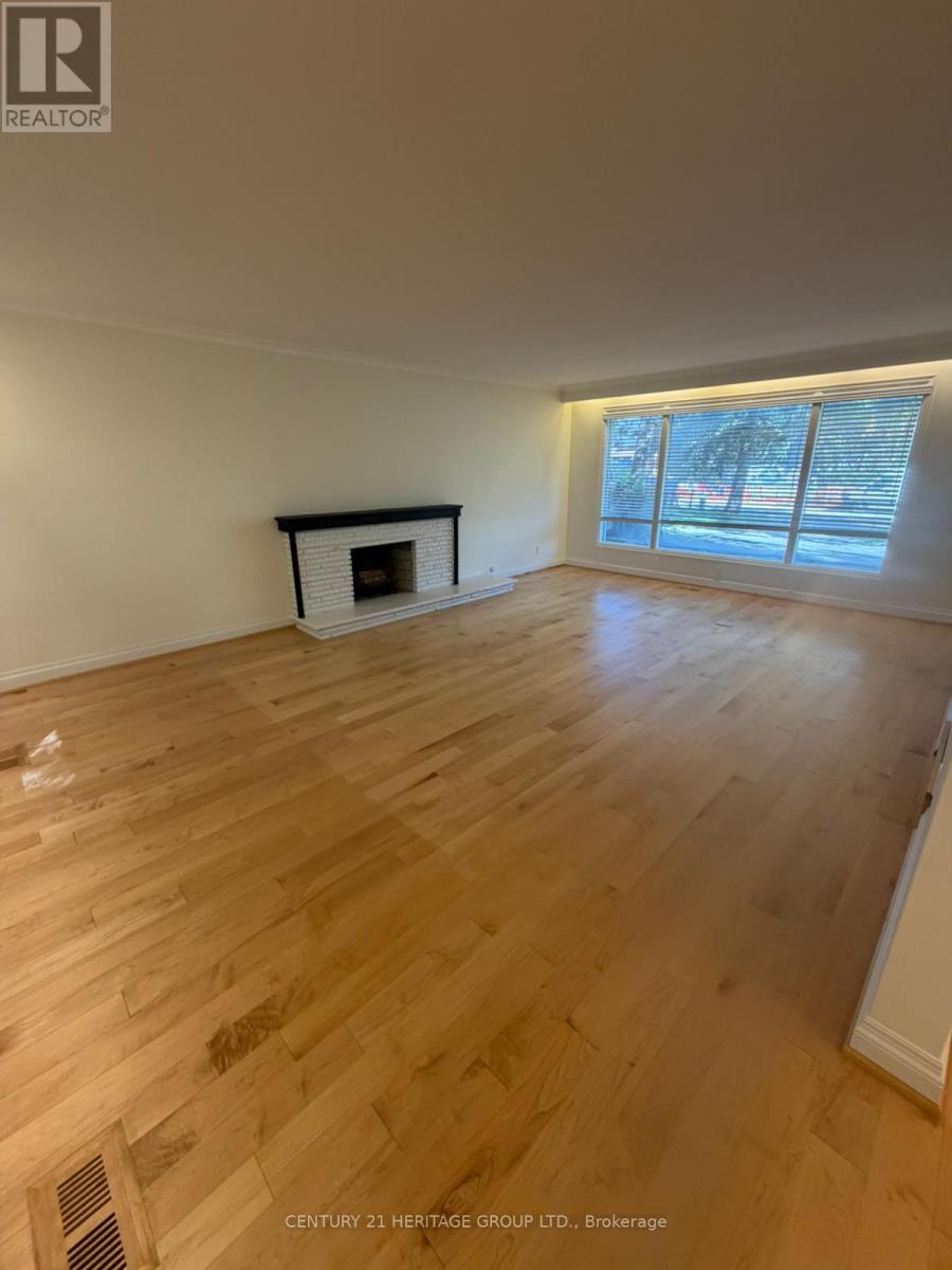 Main - 17 Hi Mount Drive, Toronto, Ontario  M2K 1X3 - Photo 9 - C13724392