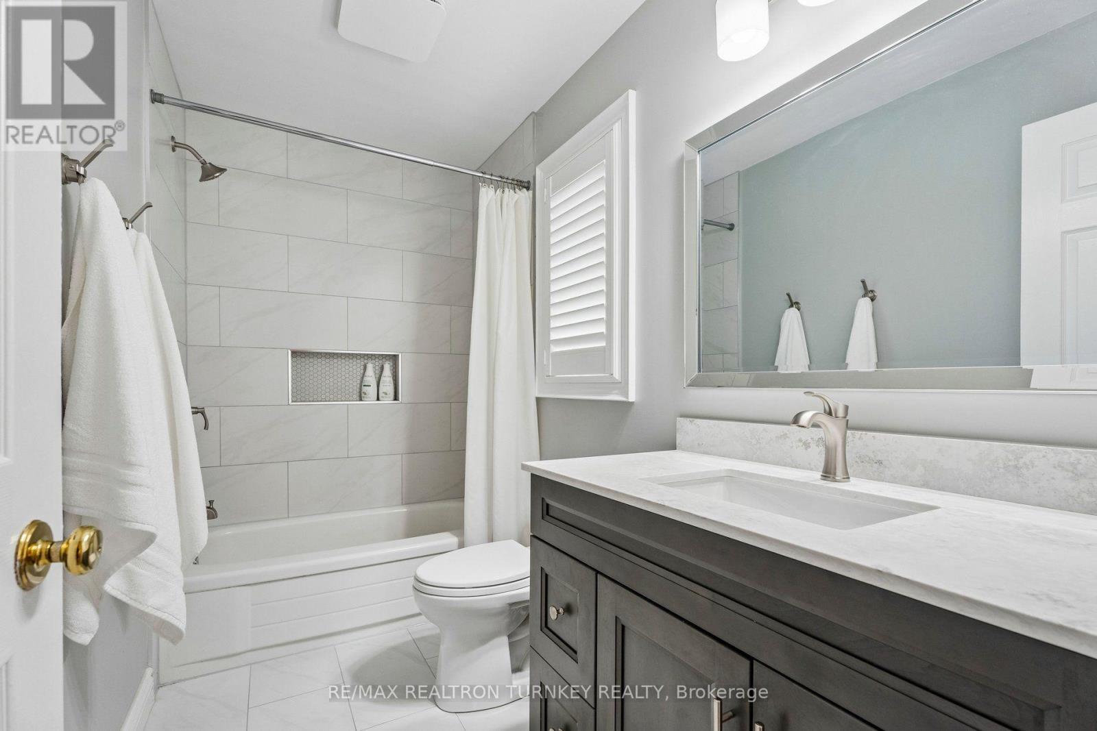 1004 Portminster Court, Newmarket, Ontario  L3X 1L9 - Photo 31 - N13722986