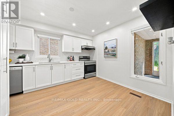 391 Assiniboine Trail, Mississauga, Ontario  L5R 2E6 - Photo 14 - W13724232