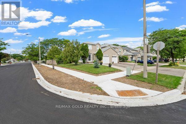 391 Assiniboine Trail, Mississauga, Ontario  L5R 2E6 - Photo 5 - W13724232