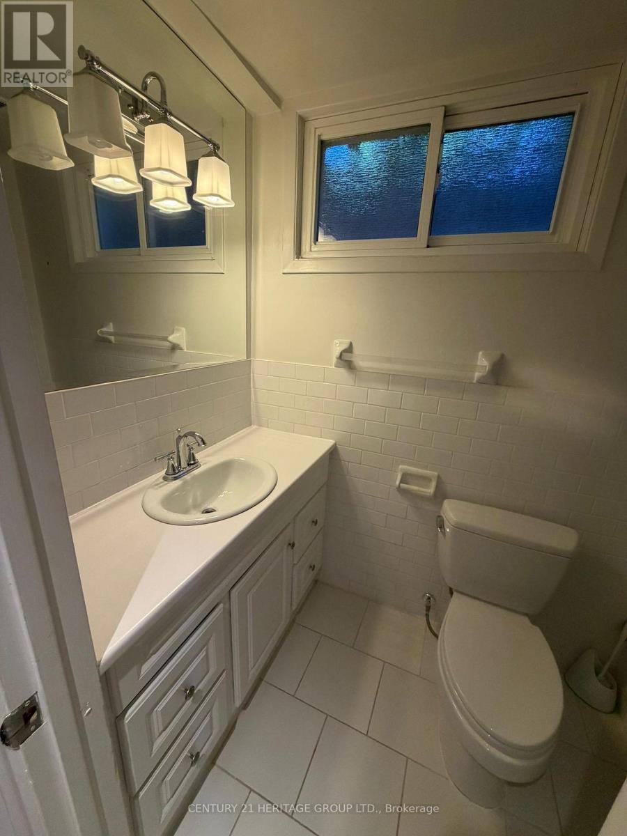 Bsmt - 17 Hi Mount Drive, Toronto, Ontario  M2K 1X3 - Photo 13 - C13724386