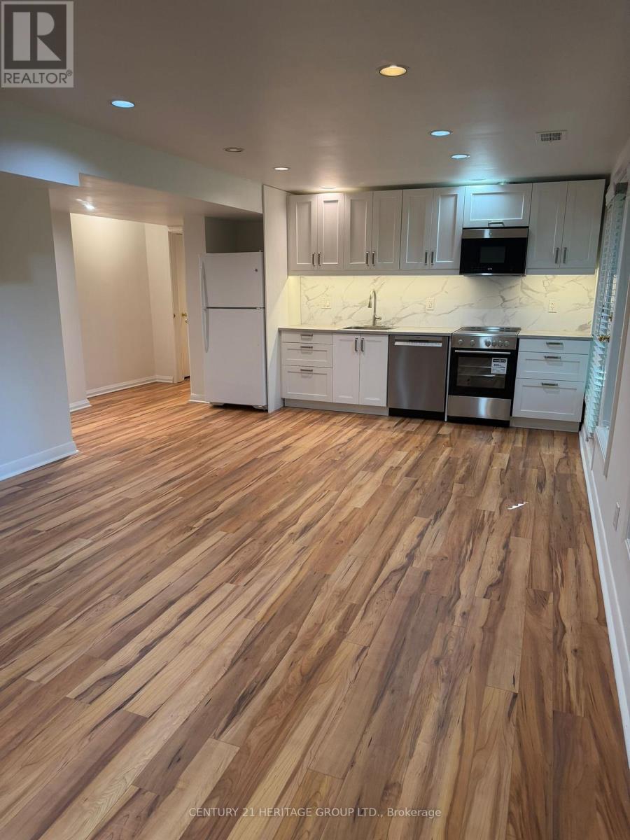 Bsmt - 17 Hi Mount Drive, Toronto, Ontario  M2K 1X3 - Photo 5 - C13724386